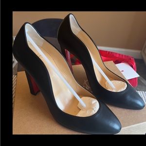 Christian Louboutin Agneska Pump 39